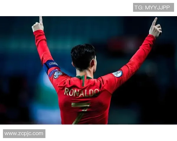 足球明星意外赠送手机引发粉丝热议与欢呼声浪