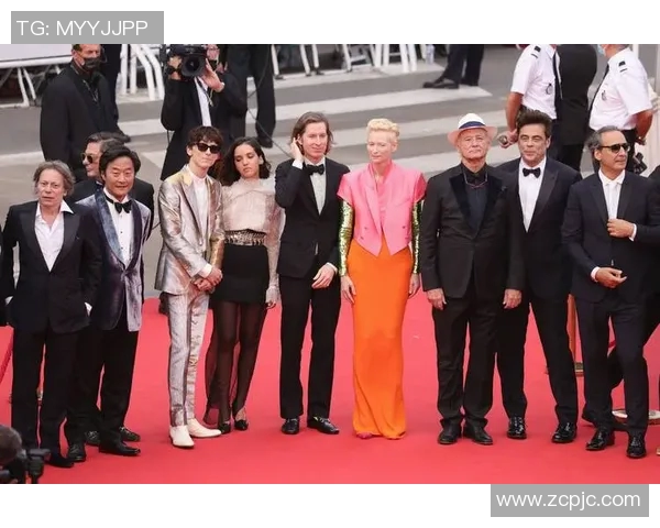 戛纳红毯星光熠熠足球明星阵容引发热议与关注