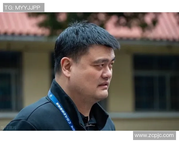 国外篮球明星调侃姚明身高不足引发热议姚明回应展现风度与幽默感 国外篮球明星调侃姚明身高不足引发热议姚明回应展现风度与幽默感