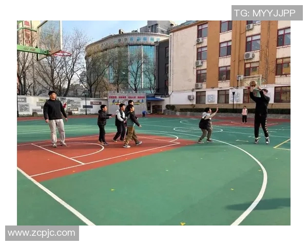 跟拍篮球明星的日常生活与训练揭秘,探索他们背后的奋斗与荣耀 跟拍篮球明星的日常生活与训练揭秘,探索他们背后的奋斗与荣耀